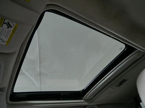 Used 2010 Subaru Forester 2.5X Premium image 32