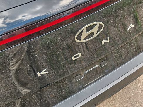 Used 2024 Hyundai Kona SEL w/ Convenience Package FWD image 16