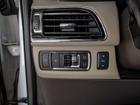 Used 2023 Lincoln Navigator L Reserve AWD/4WD image 27