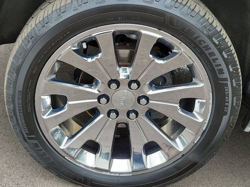 Used 2015 GMC Yukon Denali w/ Touring Package AWD/4WD image 6