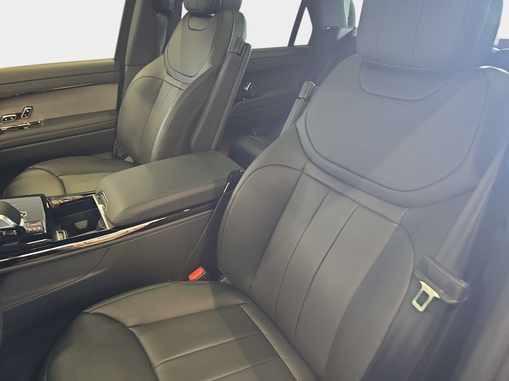 New 2026 Land Rover Range Rover Sport SE AWD/4WD image 12