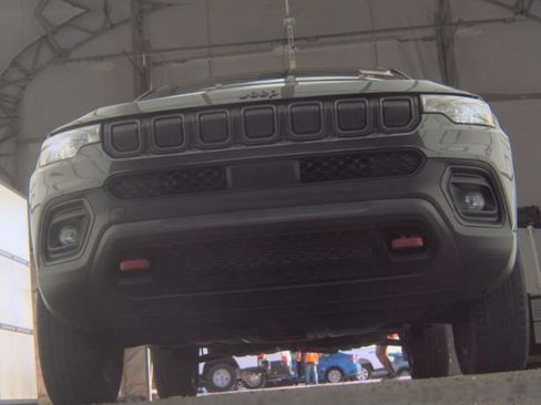 Used 2022 Jeep Compass Trailhawk AWD/4WD image 3
