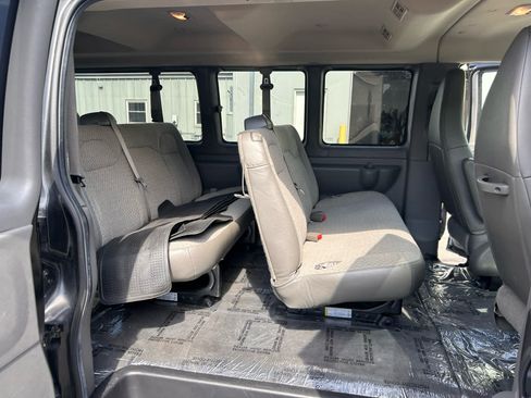 Used 2017 Chevrolet Express 3500 LT w/ LT Preferred Equipment Group RWD image 19