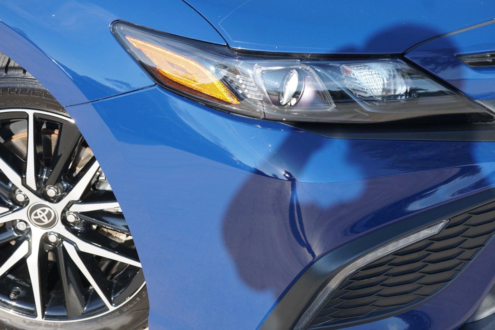 Used 2024 Toyota Camry SE FWD image 3