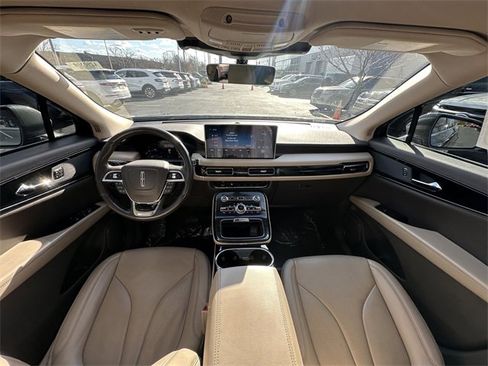 Certified 2022 Lincoln Nautilus Reserve image 3