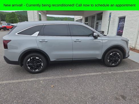 Used 2024 Kia Sorento S w/ Panoramic Sunroof Package AWD/4WD image 6