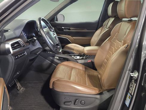 Used 2022 Kia Telluride SX w/ SX Prestige Package image 11