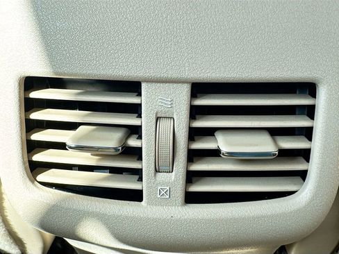 Used 2011 Lexus ES 350 image 28