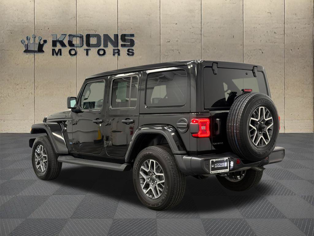 Used 2025 Jeep Wrangler Unlimited Sahara AWD/4WD image 6