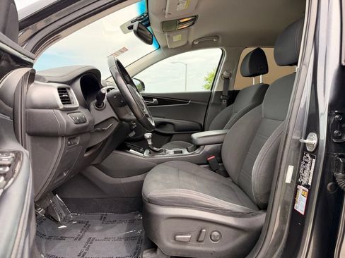 Used 2020 Kia Sorento S AWD/4WD image 2