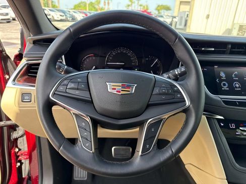 Used 2017 Cadillac XT5 Luxury w/ Driver Awareness Package image 27
