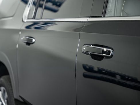 New 2026 Chevrolet Suburban Premier image 18