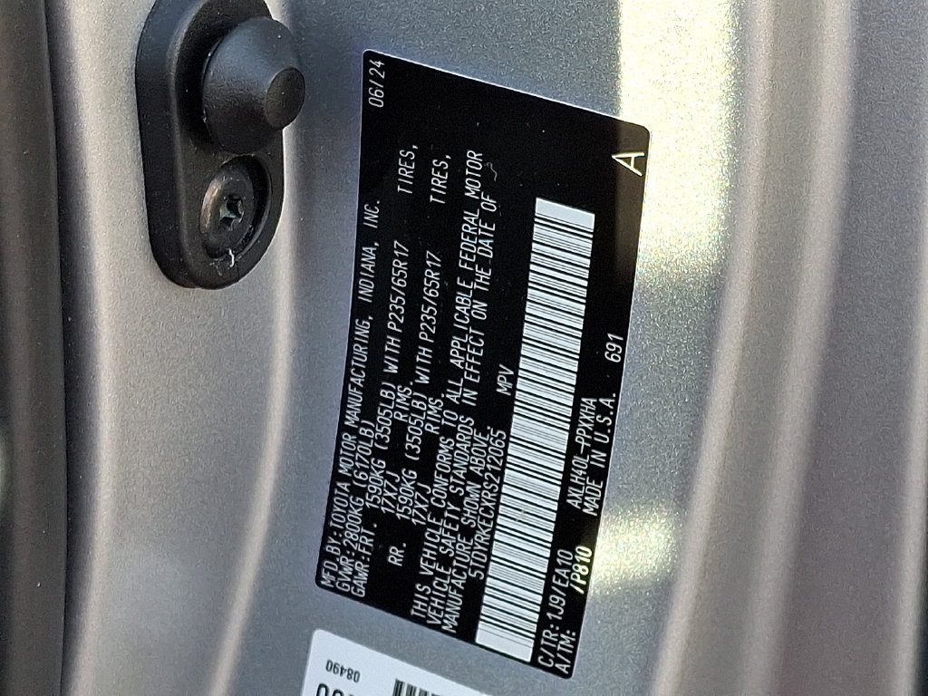 Used 2024 Toyota Sienna XLE FWD image 29