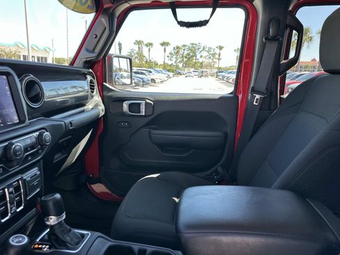 Certified 2022 Jeep Gladiator Sport image 20