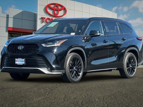 Certified 2025 Toyota Highlander XSE AWD/4WD image 7