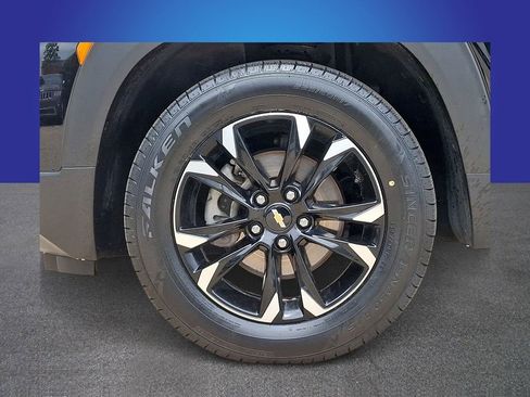 Used 2023 Chevrolet TrailBlazer LT w/ Convenience Package AWD/4WD image 6