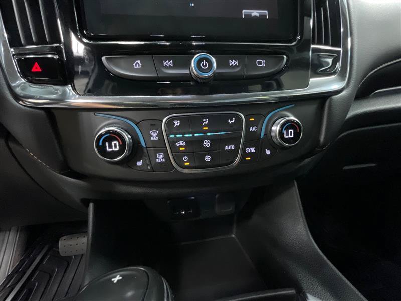 Used 2019 Chevrolet Traverse LT w/ LPO, Black Accent Package FWD image 16