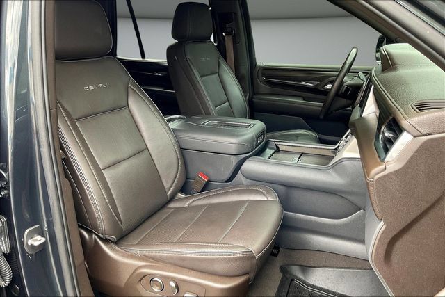 Used 2021 GMC Yukon Denali w/ Denali Premium Package AWD/4WD image 32