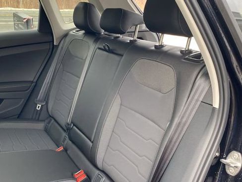 New 2026 Volkswagen Taos SE AWD/4WD image 23