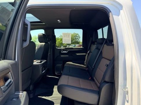 Used 2024 Chevrolet Silverado 3500 High Country w/ High Country Premium Package AWD/4WD image 8