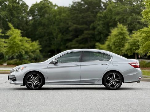 Used 2016 Honda Accord Sport image 9