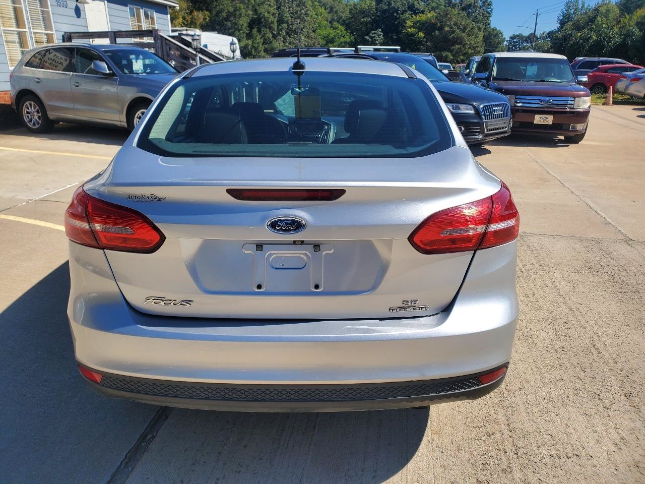 Used 2015 Ford Focus SE FWD image 10