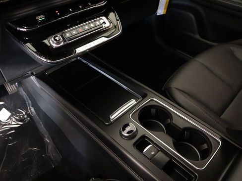 New 2026 Lincoln Corsair Premiere FWD image 9