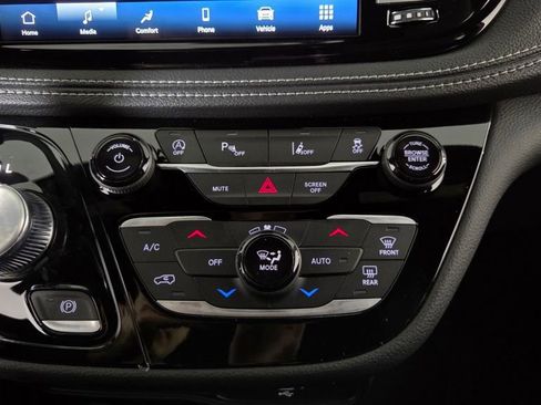 New 2026 Chrysler Pacifica Select image 23