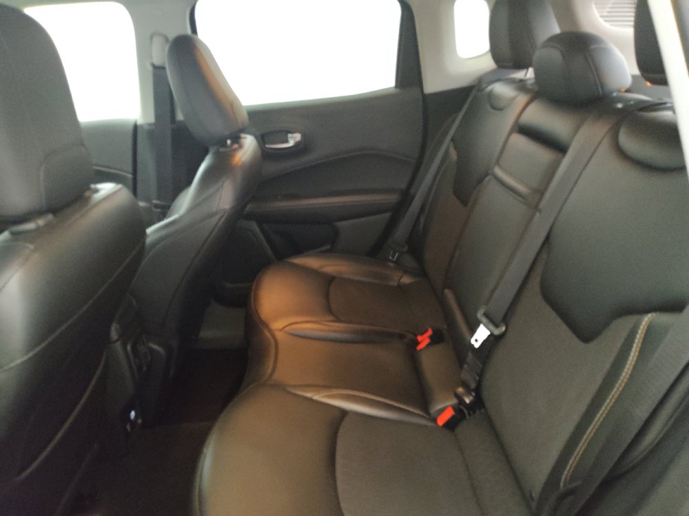 Used 2019 Jeep Compass Latitude w/ Cold Weather Group AWD/4WD image 18