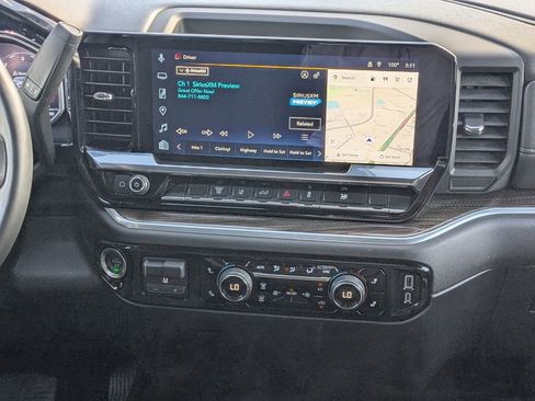 Used 2025 Chevrolet Silverado 2500 LT w/ Convenience Package image 17