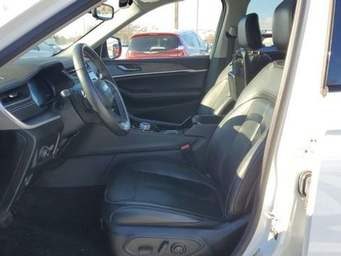 Certified 2022 Jeep Grand Cherokee Limited image 4