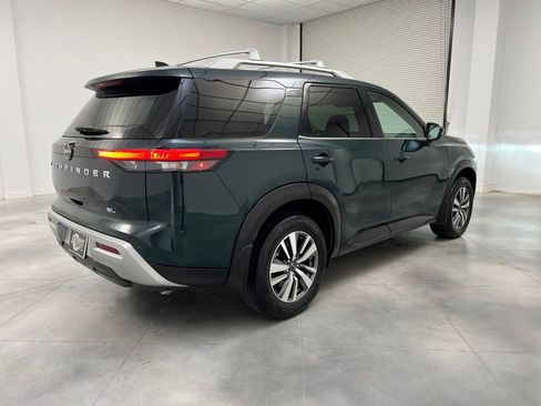 Used 2025 Nissan Pathfinder SL FWD image 7