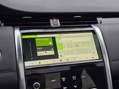 Used 2020 Land Rover Discovery Sport SE image 25