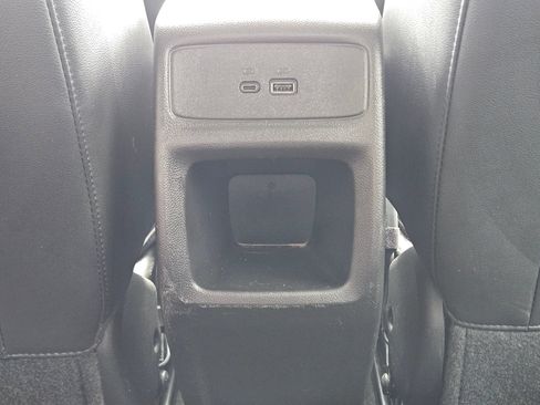 Used 2025 Chevrolet Trax LT w/ LT Convenience Package FWD image 27