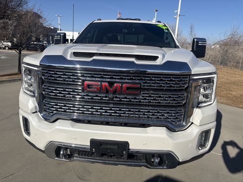 Used 2022 GMC Sierra 3500 Denali w/ Denali Ultimate Package image 8