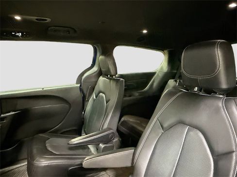 Used 2019 Chrysler Pacifica Touring-L Plus w/ S Appearance Package image 26