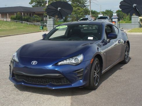 Used 2017 Toyota 86 RWD image 19