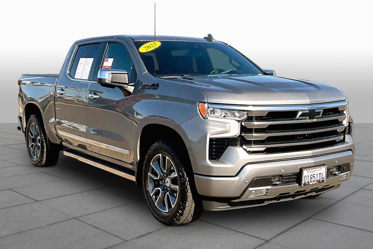 Used 2025 Chevrolet Silverado 1500 High Country AWD/4WD image 2
