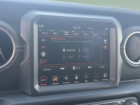 Used 2022 Jeep Wrangler Unlimited Sahara w/ Cold Weather Group AWD/4WD image 12