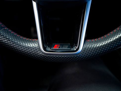 Used 2021 Audi RS 6 w/ Carbon Optic Package AWD/4WD image 41