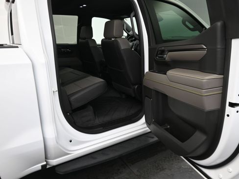 Used 2024 Chevrolet Silverado 1500 ZR2 w/ Technology Package AWD/4WD image 12