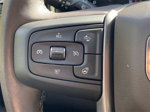 Used 2022 GMC Sierra 3500 Denali w/ Denali Ultimate Package image 18