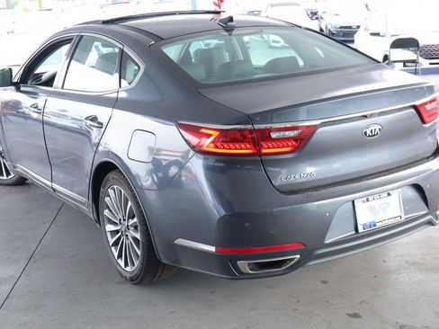 Used 2017 Kia Cadenza Technology FWD image 7