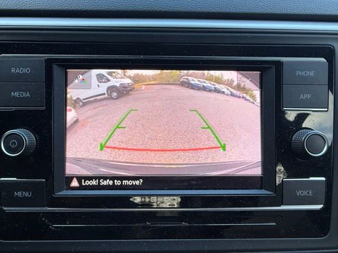 Used 2023 Volkswagen Atlas Cross Sport SE image 28