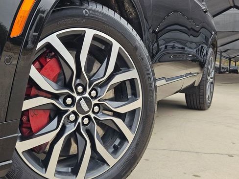 New 2025 Cadillac XT6 Sport w/ Technology Package image 8