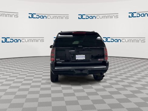 Used 2011 GMC Yukon Denali image 7