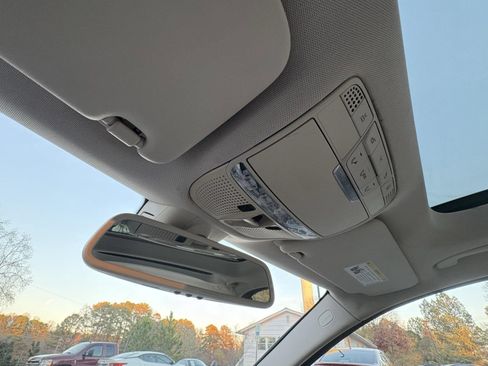 Used 2015 Mercedes-Benz C 300 4MATIC Sedan image 38