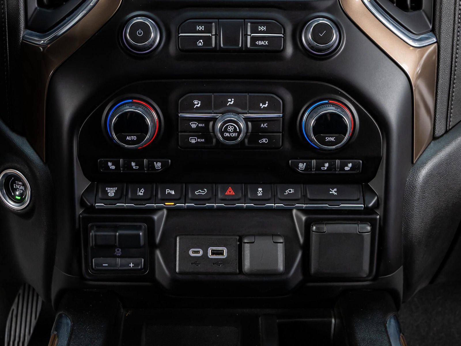 Used 2023 Chevrolet Silverado 3500 High Country AWD/4WD image 26