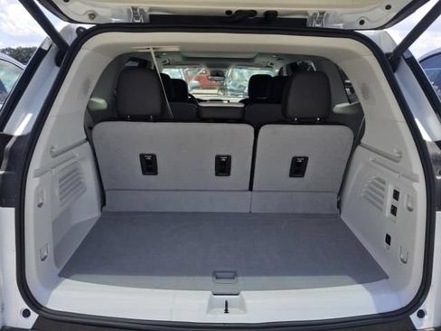 Used 2025 GMC Acadia Denali w/ Super Cruise Package FWD image 10