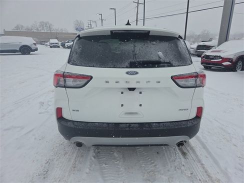 Certified 2022 Ford Escape SE w/ Cold Weather Package image 24